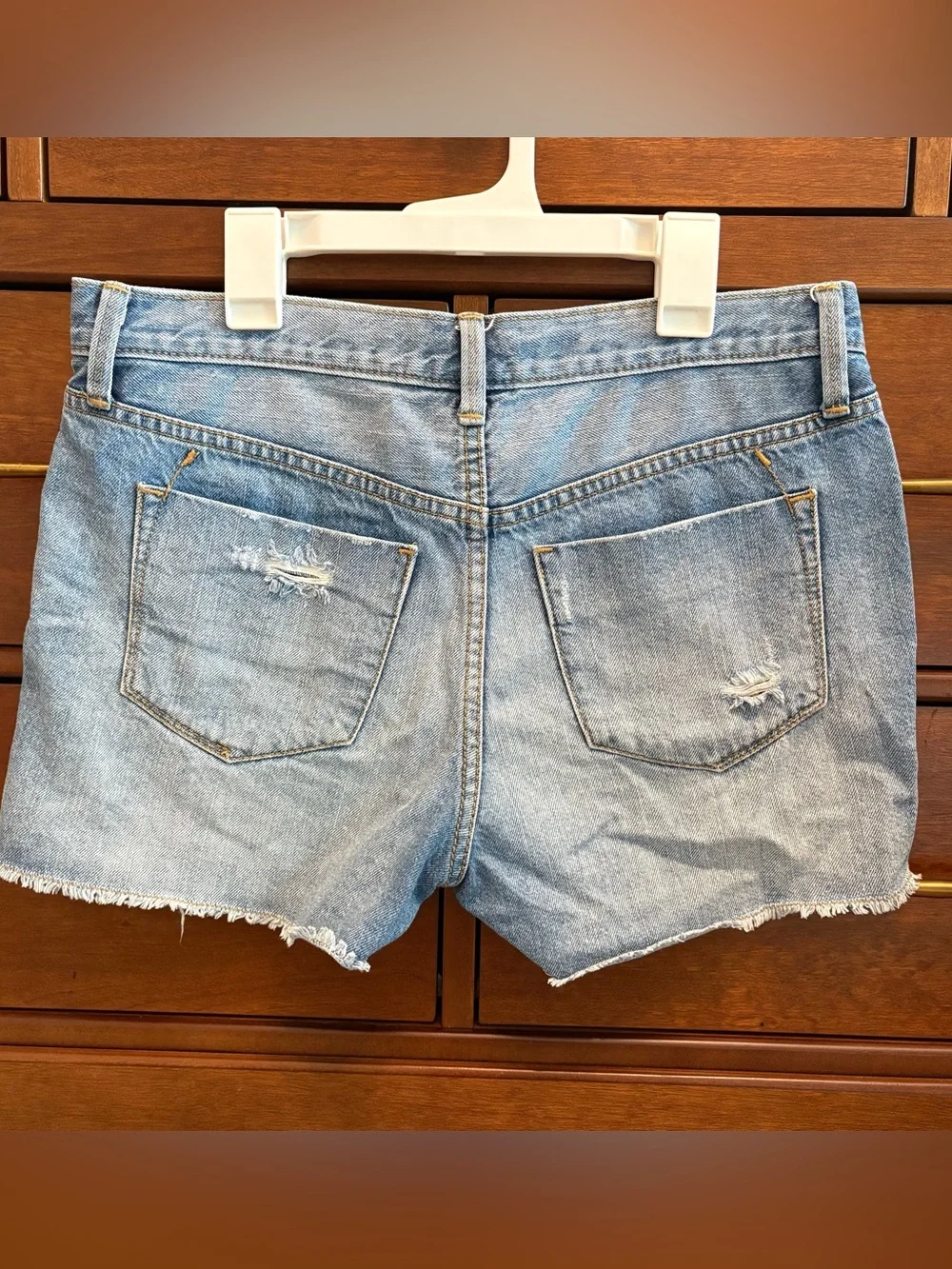 Mossimo women’s distressed Denim Jean Shorts 26